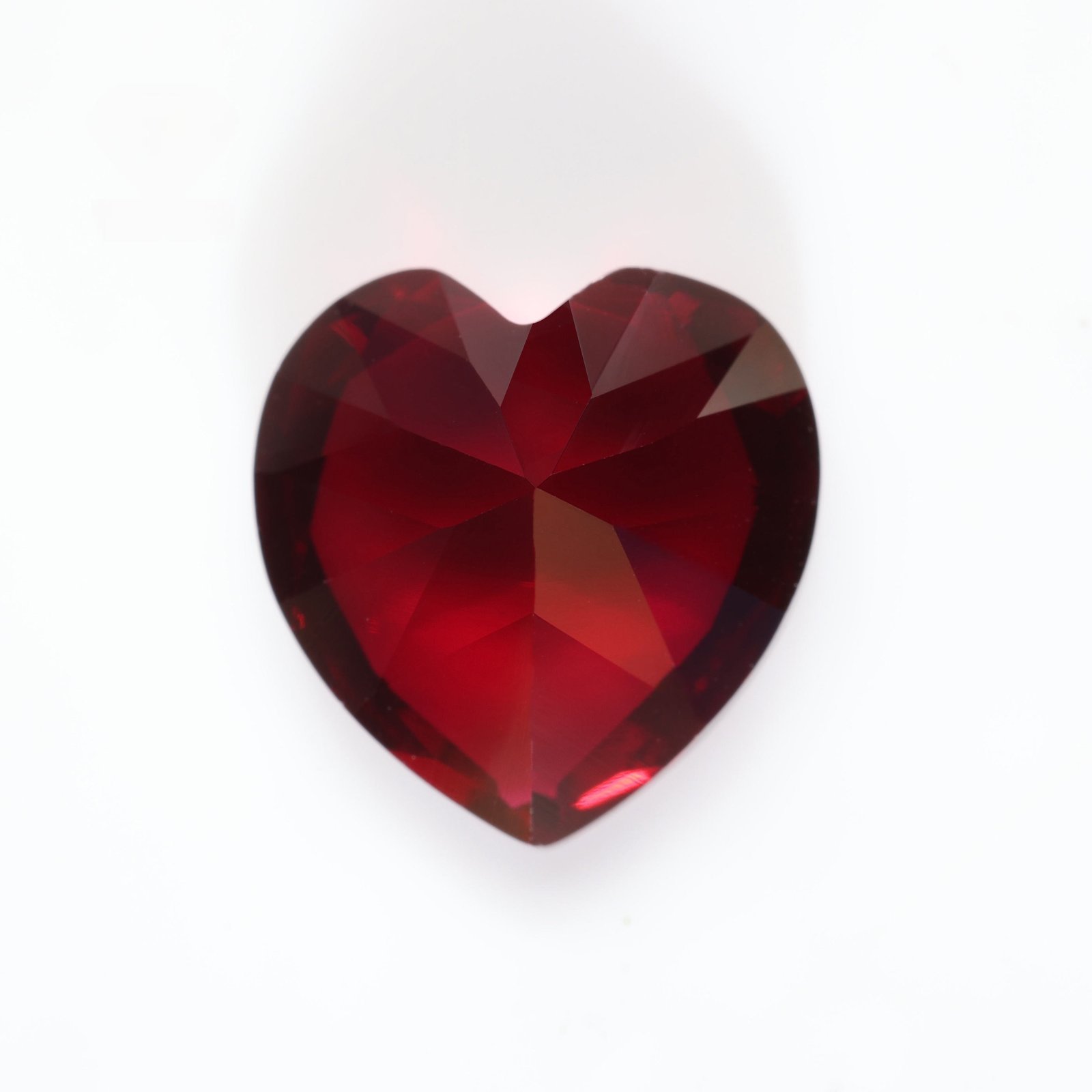 manufacturers synthetic corundum gemstones heart cut 3*3mm 8*8 mm 8# dark red loose corundum stone ruby for jewelry making
